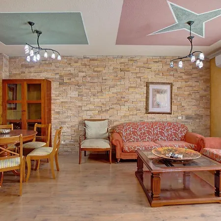 Alondras House